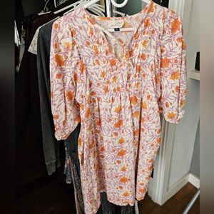 Universal Thread beautiful dress with side pockets Pre-loved great condition